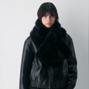 Aritzia Angel Scarf Black (New with tags)